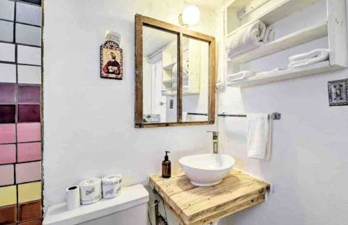 Rural Log Cabin Rental for Couples near Taos Ski Valley - Foto 18