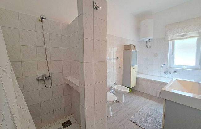 Spacious Urban Retreat Apartment With Terrace - Foto 35