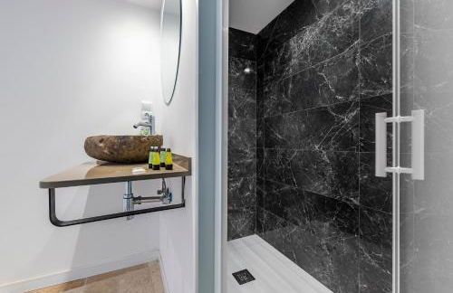 Atico duplex con Barbacoa y Terraza en Barri Port Maritim - Foto 15