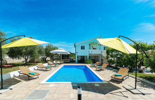 Holiday House Marina with pool - Foto 17