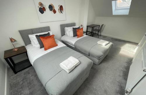 3 Bedroom New House with Wi-Fi Sleep 5 By Home Away From Home -B - Foto 16