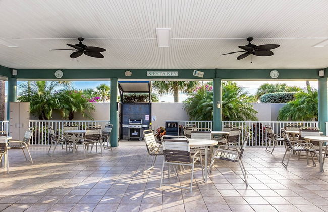 Our House at the Beach Lakeside - Photo 32