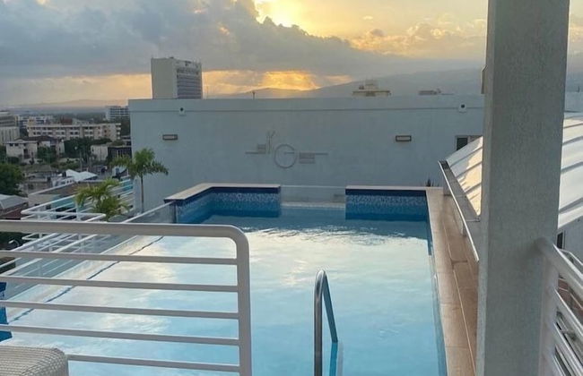 Kensington with pool - Photo 16