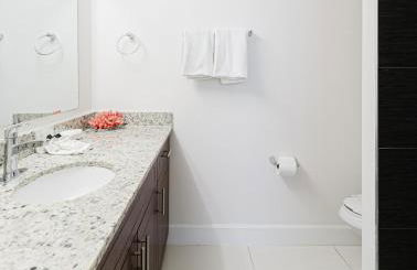 Beachside Modern 2BR 2BA - Foto 27