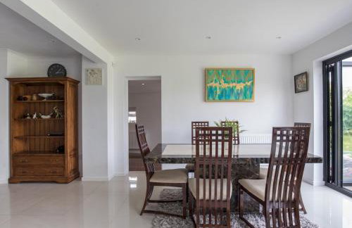 Gorgeous Family Home Near River Thames-Old Windsor - Pass the Keys - Foto 7