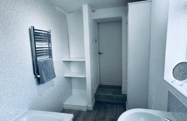 Holly Terrace - 2 Bedrooms - Sleeps 3 - Photo 8