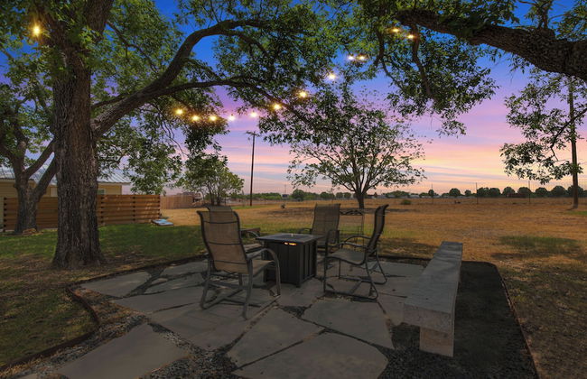 Spacious Home - Fire Pit, BBQ and Outdoor Seating! - Foto 1