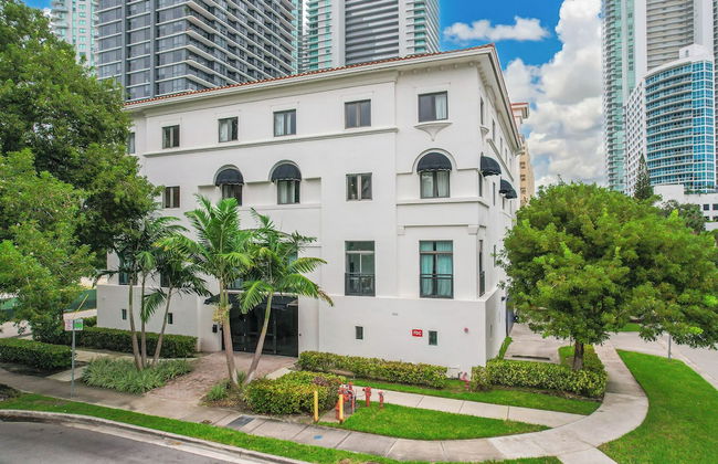 Roami at The Palace - Photo 61