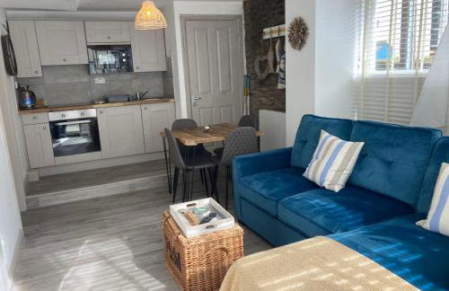 FROM BBC1s BEYOND PARADISE - - Prospect House - - 17th Century Character COTTAGE - - CONNECTING APARTMENTS - - Kids Bunk Room - - Free Public Parking - Foto 25