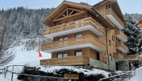 Meribel Centre La Chaudanne, real ski in and out right on slopes, 3 bedrooms 2 bathrooms, newly renovated, Chalet l'Épervière - Foto 1