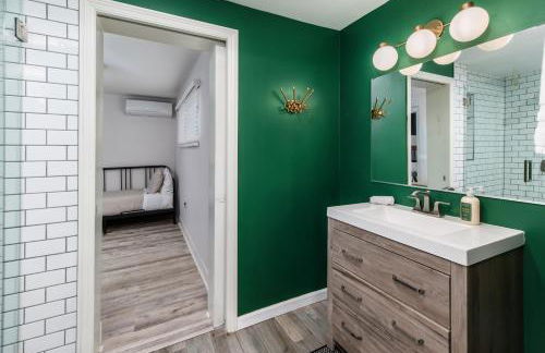 Downtown La Mesa gem - Photo 10