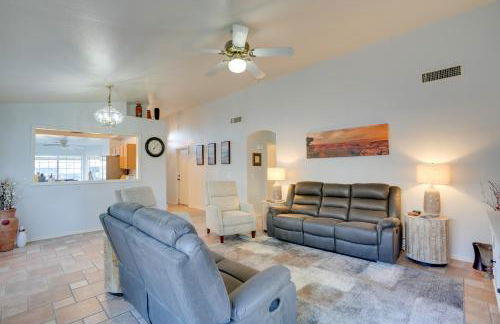 3 Mi to Surprise Stadium! Retreat with Putting Green - Foto 5