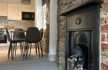 FROM BBC1s BEYOND PARADISE - - Prospect House - - 17th Century Character COTTAGE - - CONNECTING APARTMENTS - - Kids Bunk Room - - Free Public Parking - Foto 9