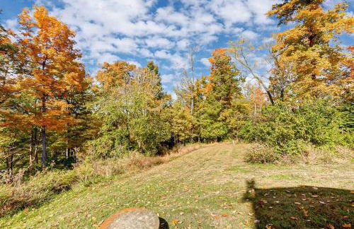 Large Log Cabin Chalet w/ Hot Tub - Horses & Lake! - Foto 33