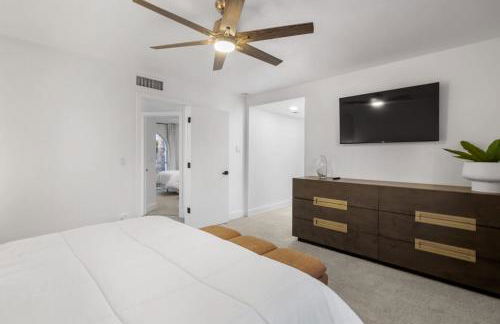 Modern Cactus Home - Luxe with Spa-baths Pool & Firepit - Foto 48