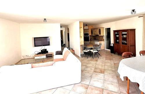 Spacieuse villa à Saint-Jean-du-Pin avec piscine privée - Foto 12