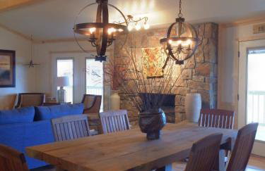 C21, Three bedroom, three bath log-sided, luxury Harbor North cottage with hot tub cottage - Foto 18