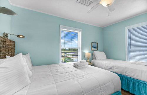 Dog-friendly with Gulf view pool balcony deck fireplace central AC & W&D - Foto 20