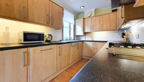 Parkgate Apartment - Near M90, Amazon, Edinburgh - Foto 2, stove, dishwasher, pet friendly, toaster, minibar