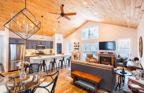 Dreamy Artist Chalet in Secluded Historic Village - Photo 12