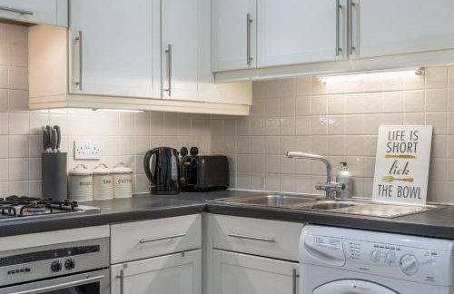 STN - Bishops's Stortford - Free Gated Parking - Two Bed Apartment - Perfect location for Stansted Airport - Foto 17