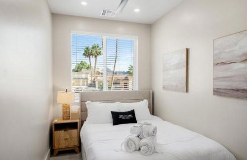 New Luxe Riverfront Home, Launch & Dock, Gamerooms - Foto 34