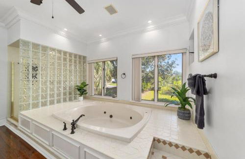 NEW Luxury Country Club Hot tub Gym Pool House Outdoor Kitchen EVENTS - Foto 23