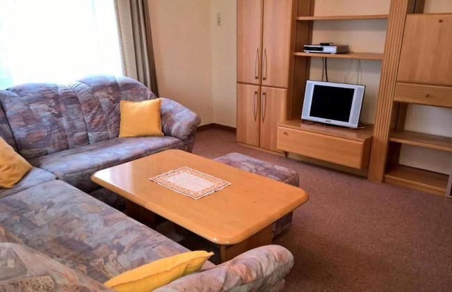 Pleasant Holiday Home in Langenfeld With Balcony - Foto 1