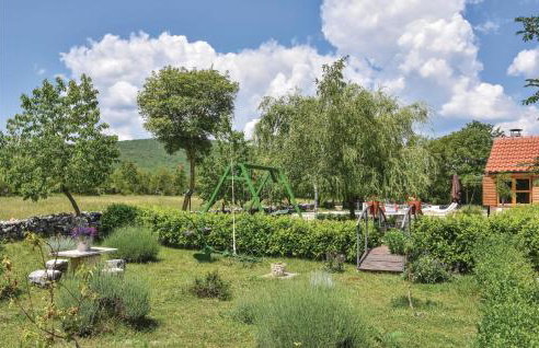 Cozy Home In Vojnic Sinjski With Sauna - Photo 17