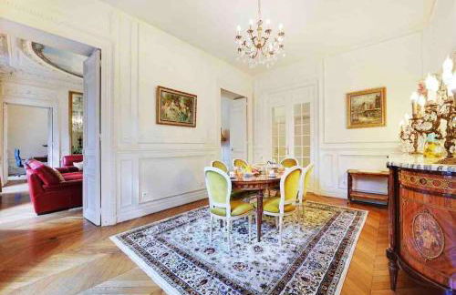 Champs Élysées : Appartement 200 m2 avec balcon - Foto 7