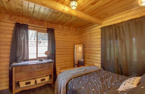 1 Mi to Beach and Lake Breezy Point Cabin with Yard! - Foto 17