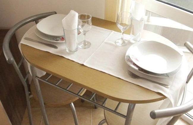 1-bed Modern Sea View Apartment in Aparthotel - Photo 4