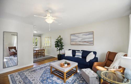 Comfy Coastal Getaway with Modern Comforts home - Foto 9