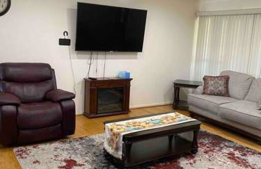 Vacation Rental w Pool &Garden 6 Guests near CSUN - Foto 11