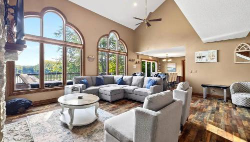 Lakefront Group Stay, Sleeps 19, Indoor Pool, Hot Tub, Arcades - Foto 3