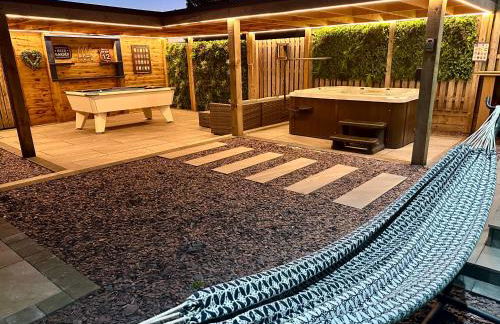 Hazells Lodge Farm Stay Sleeps 2 Undercover Hottub and Pool Table - Foto 4