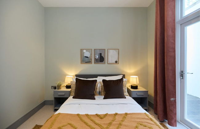 The Putney Hideaway - Modern and Elegant 3bdr Flat With Patio - Photo 5