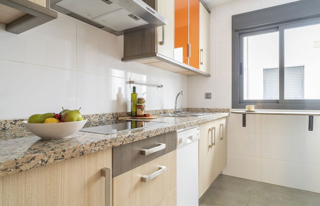 Stunning Vacation Apartment for up to Eight With Balcony All Yours - Foto 8