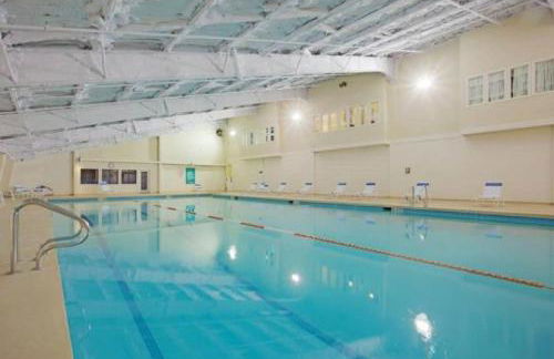 Enjoy snowball fights or romantic nights in a 1BD vacation apartment - Foto 19