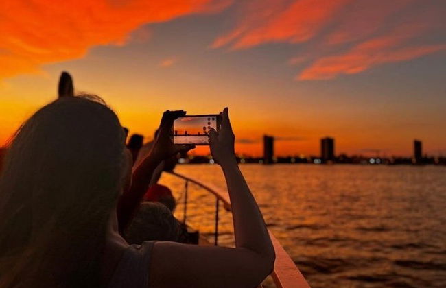 Crucero de 3 horas con eclipse solar en el mar en España 2026 Cartagena - Foto 4
