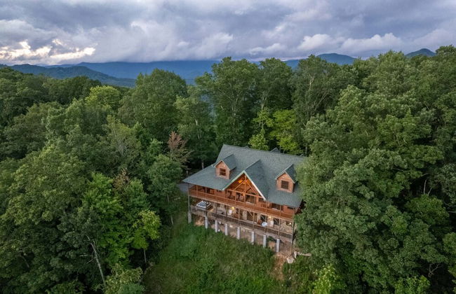 Luxury 4200 Sqft Log Cabin on 50 Acres Sleeps 16 - Foto 36