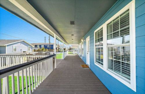 Beach Home with Cowboy Pool, Big Deck and Ocean View - Photo 30