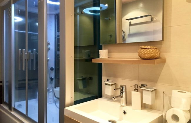 Apartment on Okeanskiy Pr. 100 - Photo 12