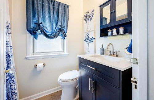 Rachel's Private Hideaway with king bed, kitchen, laundry, parking and big yard - Foto 6