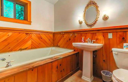 Traditional Wooden Cabin Rental in the Poconos, Pennsylvania - Foto 10