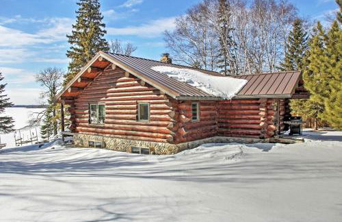 Wonderful Home on Sand Lake with Expansive Porch! - Foto 54