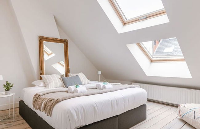 Charming House in the City of Antwerp With Parking - Foto 4