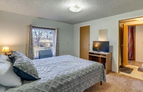 Pool, Large Porch! Country Home Near Roaring River - Foto 18