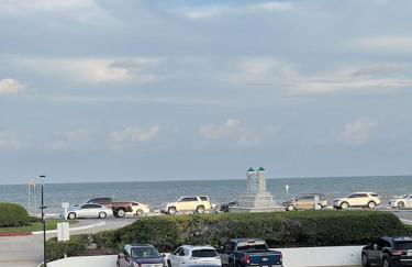 Sun Splashed Condo! Steps to Beach and 2 Pools Galveston Island - Foto 19
