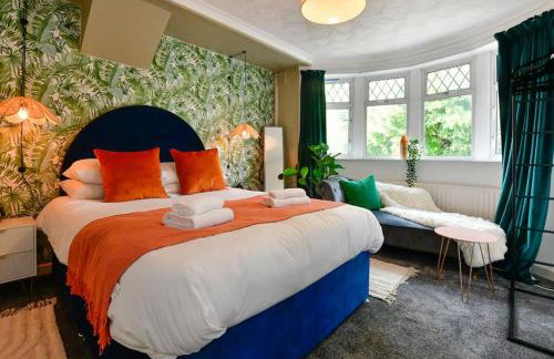 Stylish 3 Bed Home with Parking! - Photo 14